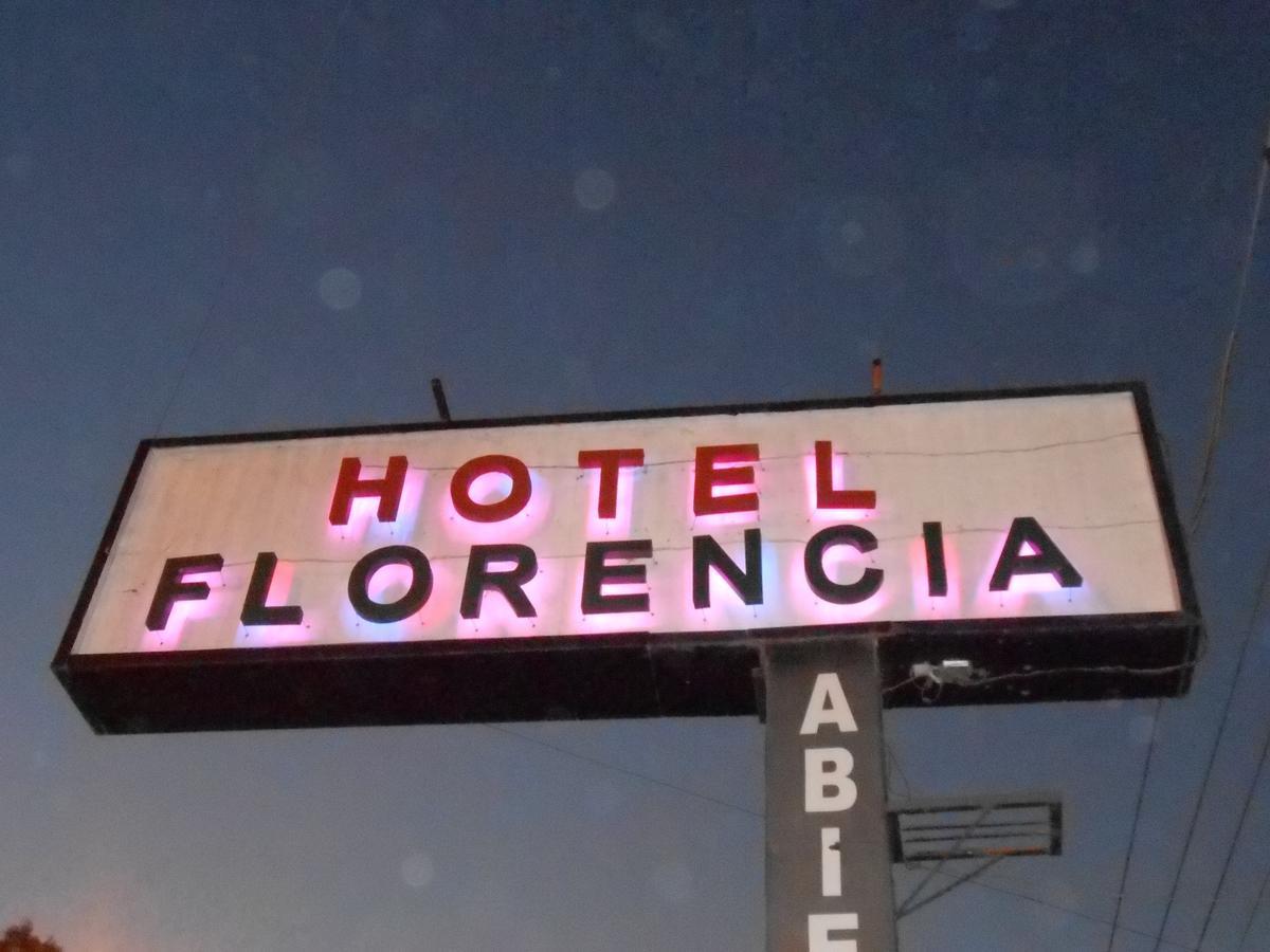Hotel Florencia Termas de Rio Hondo Ngoại thất bức ảnh